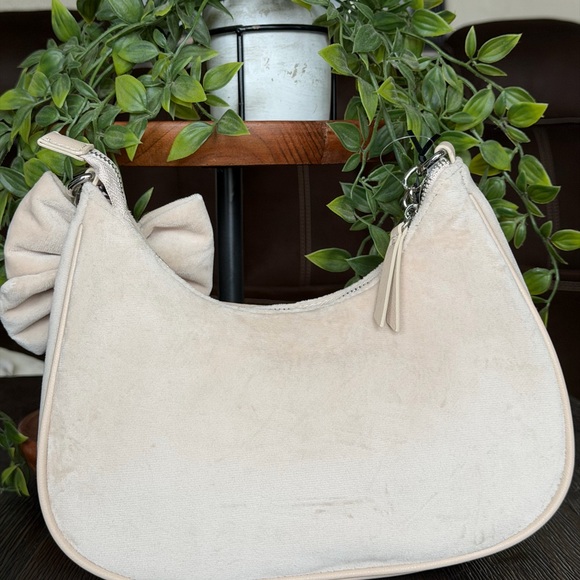 Juicy Couture Beige Shoulder Bag with Bow and Charm - Picture 3 of 6